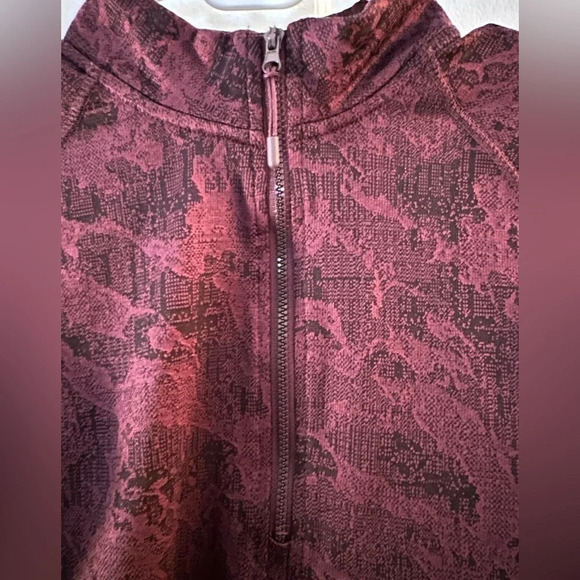 Spyder Pullover Women's medium Camo Print 1/4 Zip Plum Black - Picture 6 of 7